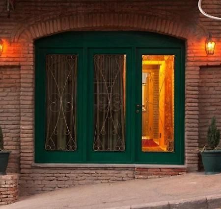 Green Door Tbilissi Extérieur photo